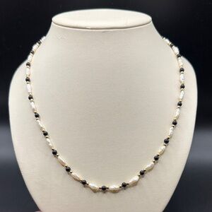 Real Pearl and Onyx Bead Delicate Necklace 20 inches